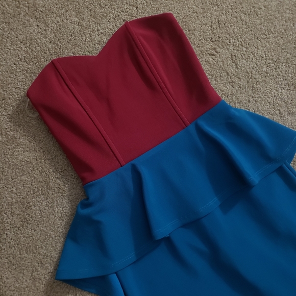 Strapless Peplum dress - Picture 3 of 6